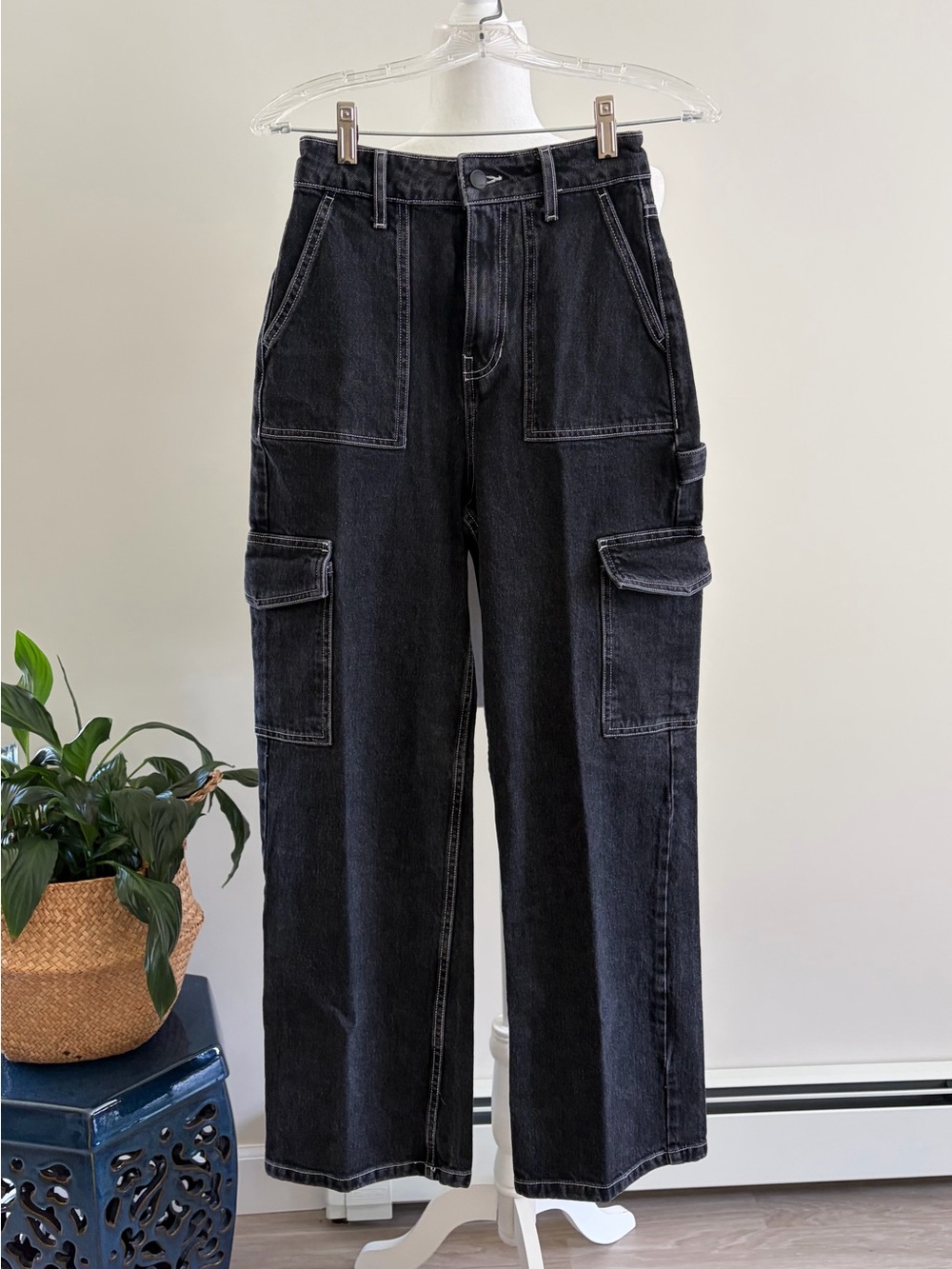 Social Tourist Black High Waist Wide Leg Cargo Jeans 24W